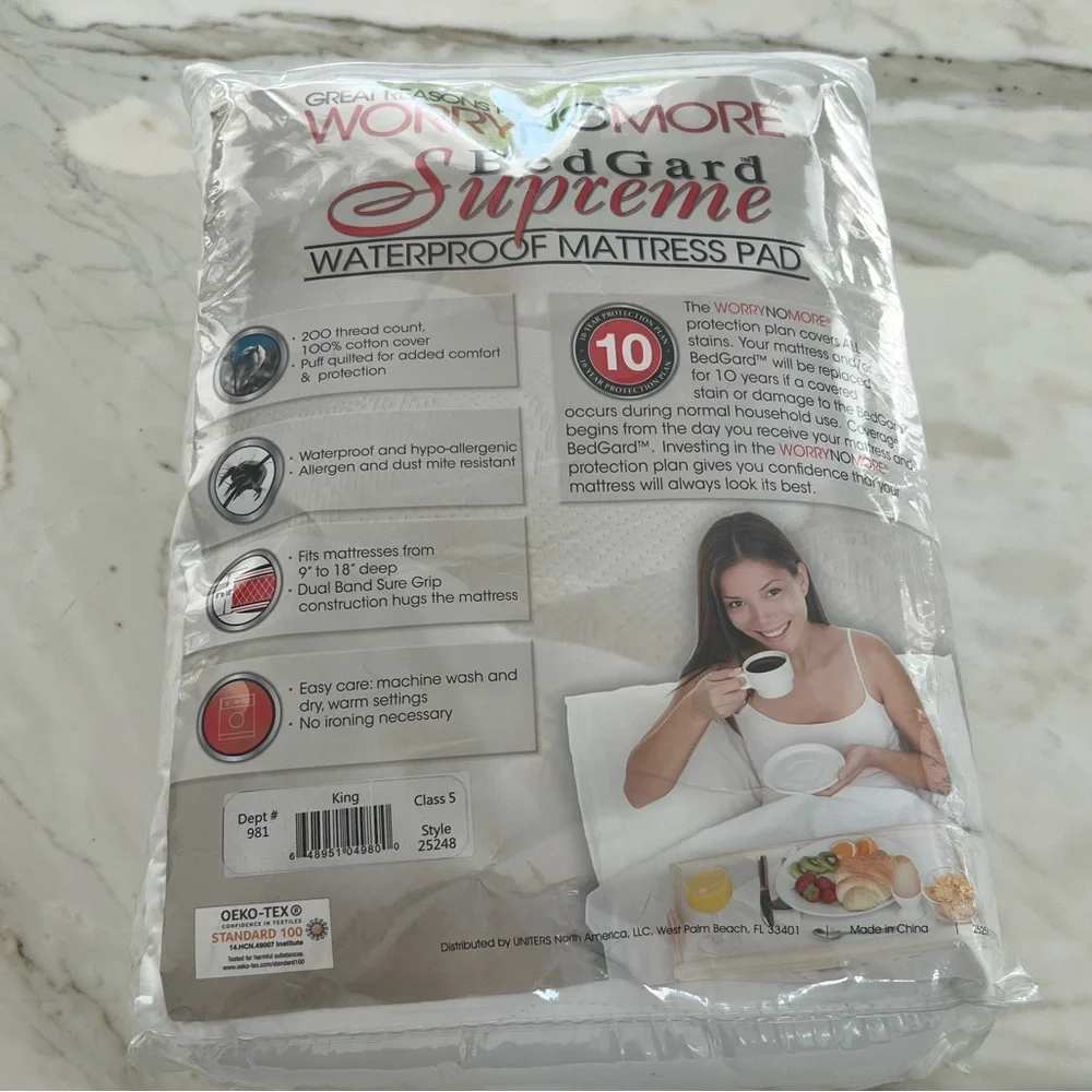 KING WHITE 200 TC MATTRESS PAD NEW!